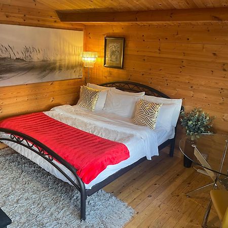 Chalet Free Sauna & Spa Superking Bed Killaloo 外观 照片