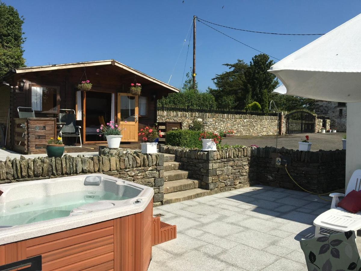 Chalet Free Sauna & Spa Superking Bed Killaloo 外观 照片