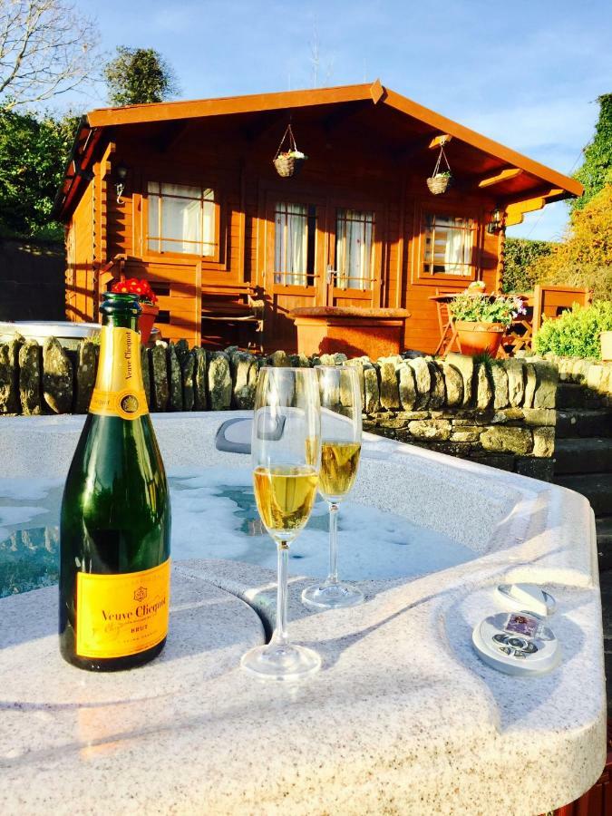 Chalet Free Sauna & Spa Superking Bed Killaloo 外观 照片